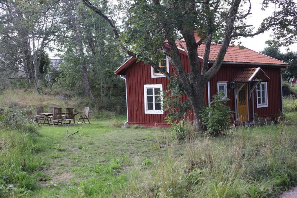 Sjoenaera Stuga Med Bat Och Bastu Ramkvilla Εξωτερικό φωτογραφία